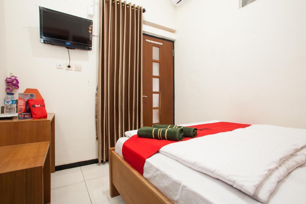 Reddoorz Syariah Near Singha Merjosari Park Malang Kültér fotó